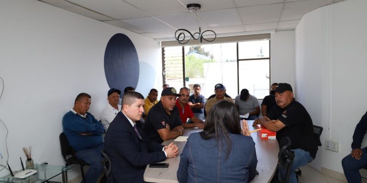 Acompaña Vicente Gómez gestiones de grupos sociales organizados del Distrito XIX