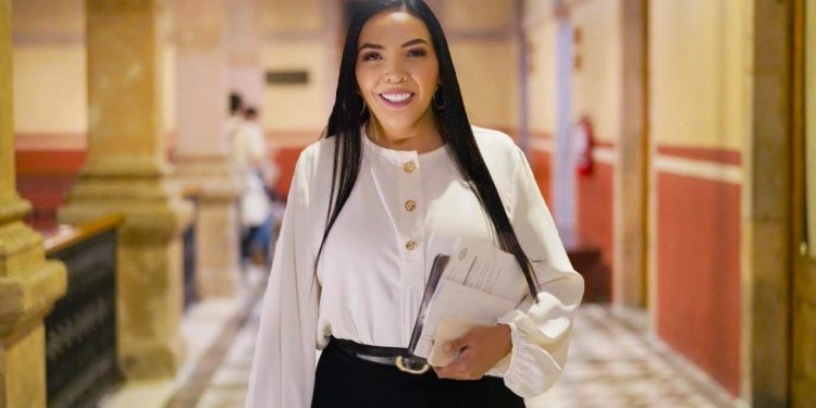 Adriana Campos exhorta a garantizar condiciones de seguridad y libre tránsito para personas migrantes en su retorno decembrino