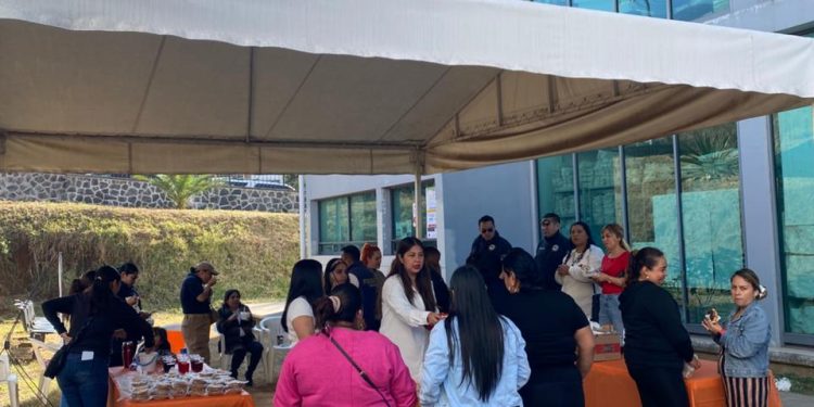 CJIM Uruapan impulsa el empoderamiento económico de sus usuarias con la instalación de la “Mercadita Naranja”