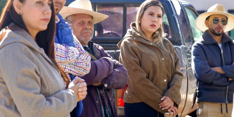 Damos seguimiento a la obra de la carretera Cuitzitán–Ixtaro en Salvador Escalante: Dayana Pérez