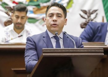 Iván Vera presenta reforma para proteger a niñas, niños y adolescentes frente a la violencia digital en Michoacán
