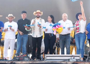 Octavio Ocampo respalda a pescadores de Churumuco