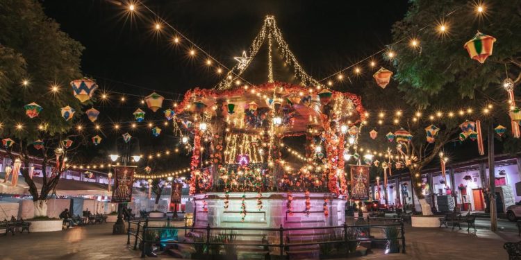 Nuestra Villa Navideña enamora la plaza principal de Santa Clara del Cobre: Dayana Pérez