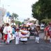 Cientos de personas artesanas pintan el Tianguis de Occidente de Zamora en desfile inaugural