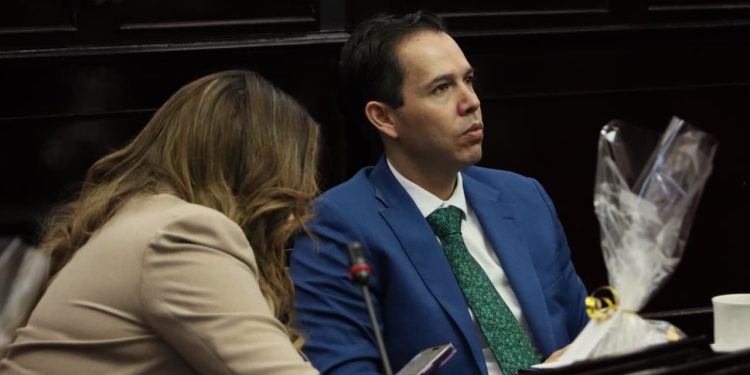 Invita Alfredo Anaya Orozco a aprovechar estímulos fiscales para 2026 en Michoacán