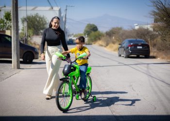 Desde las calles y con amor, Giulianna Bugarini lleva alegría a la niñez de Morelia