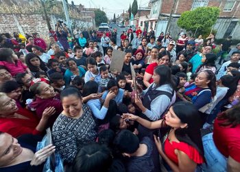 La senadora Celeste Ascencio comparte Día de Reyes con niñas y niños de Realito, en Morelia