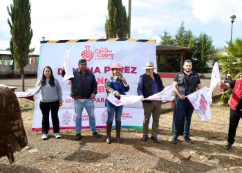 Dayana Pérez Mendoza da arranque a obra de empedrado y alumbrado público en Iramuco