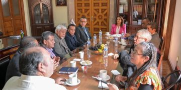 Fabiola Alanís dialoga con iglesias evangélicas