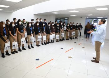 Estudiantes del Centro Universitario Animaxe de las Américas visitan la Fiscalía General del Estado de Michoacán