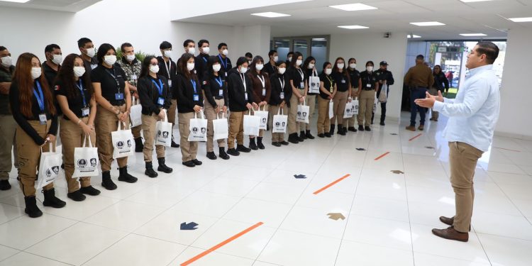 Estudiantes del Centro Universitario Animaxe de las Américas visitan la Fiscalía General del Estado de Michoacán