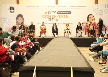 Acerca FGE foro de ciberseguridad a comunidades educativas de Copándaro