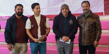 Julio Arreola impulsa la educación en Pátzcuaro: entrega de becas y nuevas obras para escuelas