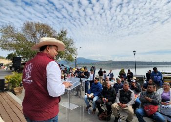 Julio Arreola y Gobierno de México arrancan en Janitzio el programa Rutas Mágicas de Color