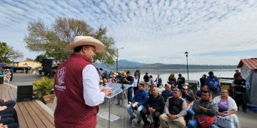 Julio Arreola y Gobierno de México arrancan en Janitzio el programa Rutas Mágicas de Color