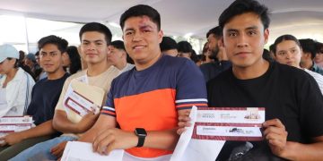 Más de 194 mil estudiantes de prepa y universidad beneficiados con sistema de becas: Iemsysem