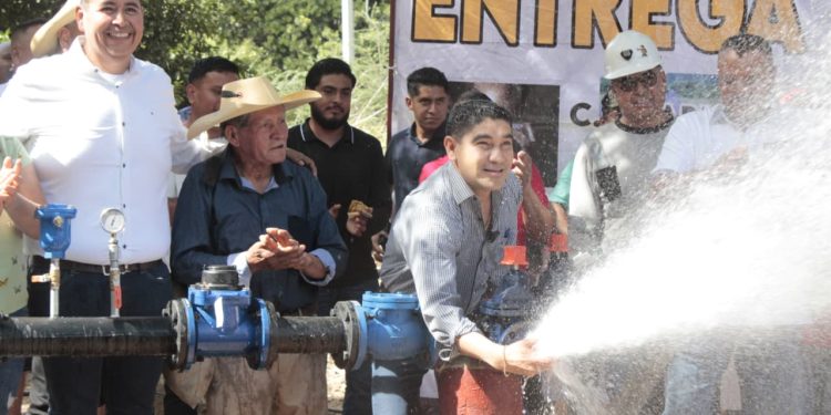 CUMPLE PABLO VARONA A BAZTÁN DEL COBRE: INAUGURAN NUEVO SISTEMA DE AGUA POTABLE