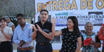PABLO VARONA ESTRADA INAUGURA MODERNA CANCHA-JARDÍN EN COENANDIO