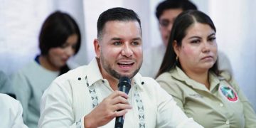 Universidad Rosario Castellanos, marcará una nueva era para las familias en Tierra Caliente: Reyes Galindo