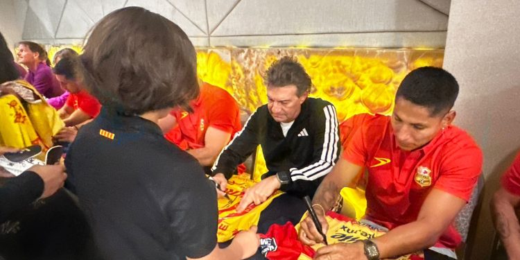 Leyendas del futbol internacional promueven las bellezas de Michoacán: Sectur