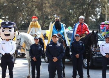 SSP acompañó a los Reyes Magos en entrega de juguetes en Michoacán