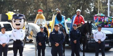 SSP acompañó a los Reyes Magos en entrega de juguetes en Michoacán