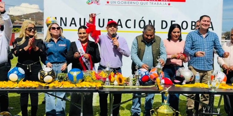 Tarímbaro estrena cancha de primer nivel; Eric Gaona inaugura unidad deportiva