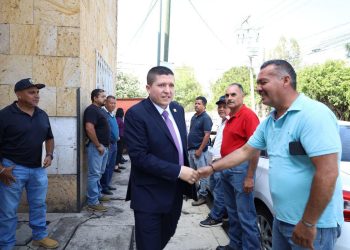 Abre Casa Enlace Tacámbaro de Vicente Gómez Núñez ventanilla para material de construcción