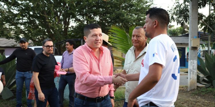Acompaña Vicente Gómez a los Reyes Magos en convivencias en el distrito XIX