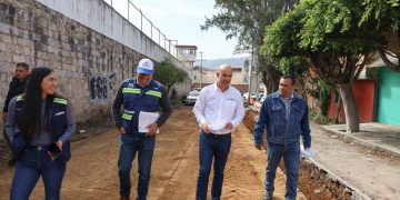 Adolfo Torres supervisa obra de sustitución de red sanitaria en la colonia Las Américas