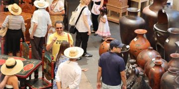 Gastronomía y hospitalidad, los rubros mejor evaluados por turistas en Michoacán: Sectur