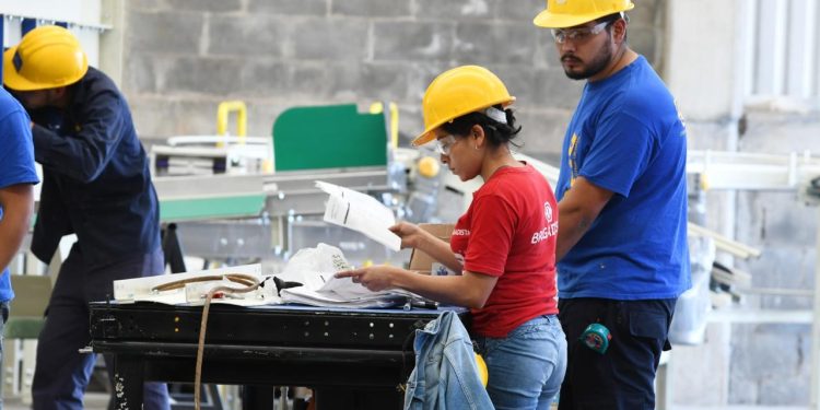 Aumento al salario mínimo entra en vigor este 1 de enero: Sedeco