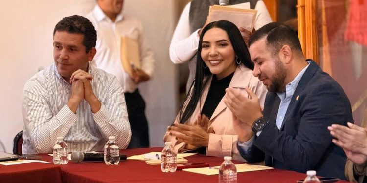 PRI en el Congreso se suma a la construcción de una reforma contra la piratería y los delitos digitales: Adriana Campos