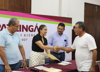 Gobierno de Apatzingán que encabeza Fanny Arreola avanza en las concesiones de agua a productores.