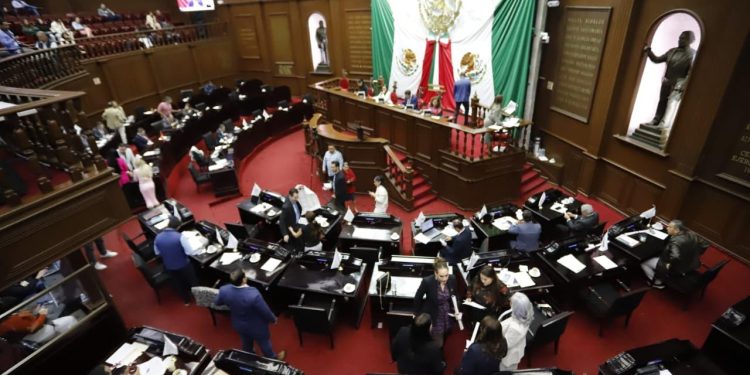 Aprueba 76 Legislatura reacomodos territoriales entre los municipios de Morelia y Charo