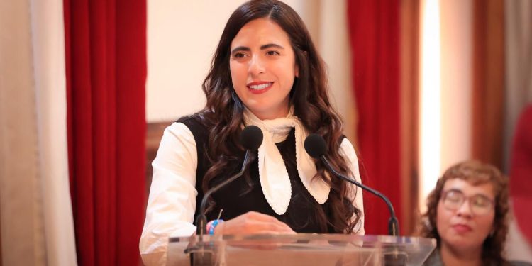 Congreso frenará endeudamiento estatal: Giulianna Bugarini