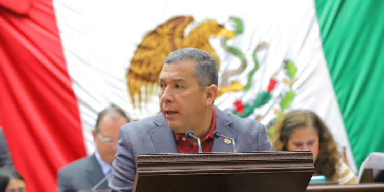 Juan Carlos Barragán presentó reforma para proteger a niñas y niños en decisiones judiciales