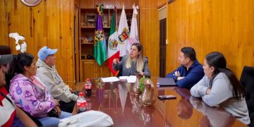 Dayana Pérez da seguimiento a proyecto de camino Copándaro–Jujucato