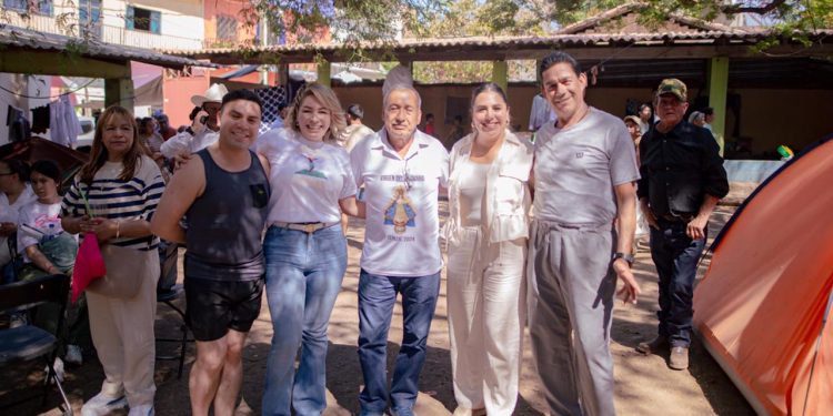 Dayana Pérez Mendoza acompaña con cercanía y fe la Fiesta de Ceniza en Carácuaro