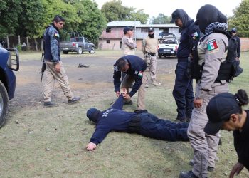 Profesionalización de kuarichas fortalece la seguridad en comunidades con autogobierno: SSP