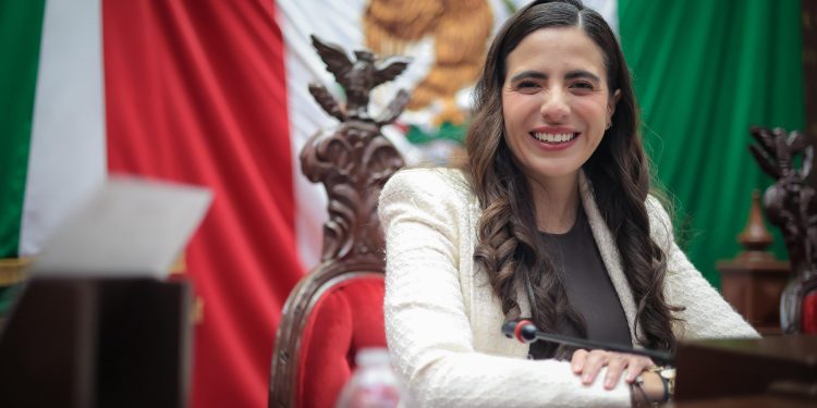 Somos el primer Congreso que frena una deuda pública y prohíbe heredarla: Giulianna Bugarini