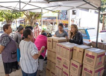 Dayana Pérez Mendoza fortalece apoyo alimentario en Ixtaro