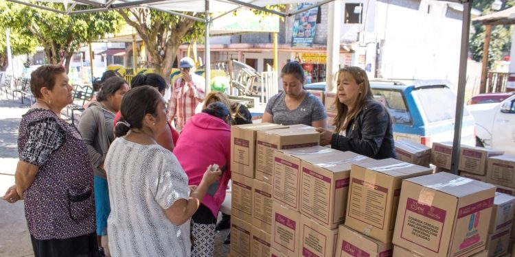 Dayana Pérez Mendoza fortalece apoyo alimentario en Ixtaro