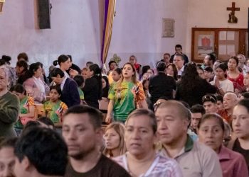 Dayana Pérez acompaña el regreso de peregrinos a Santa Clara del Cobre