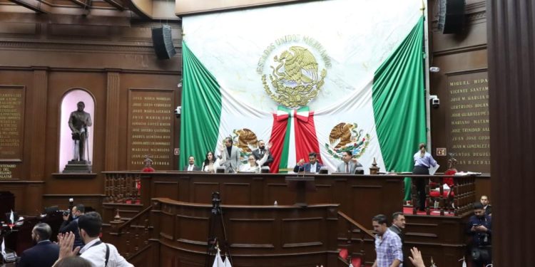 El nombre de Amalia Solorzano Bravo será inscrito en el muro de honor del Palacio Legislativo de Michoacán
