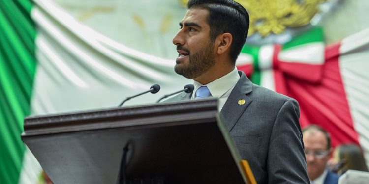 Alfonso Chávez propone reformar Ley de Bibliotecas para incluir a personas adultas mayores