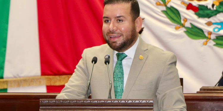 Plantea Reyes Galindo iniciativa para atender, prevenir y reducir la psicosis postparto en Michoacán