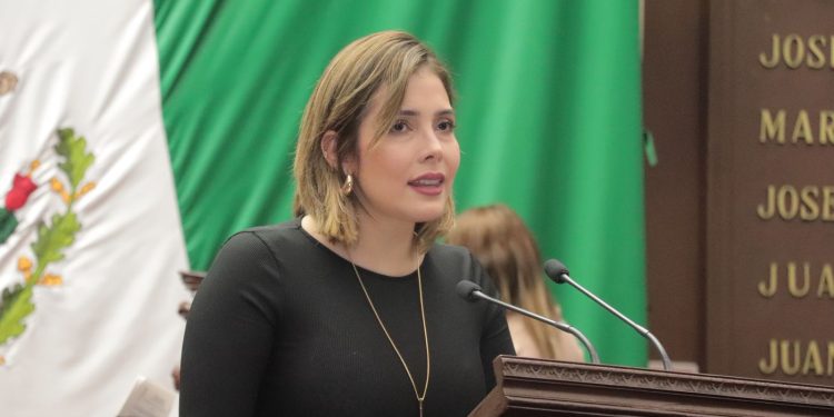 Diputada Brissa Arroyo plantea desarrollo policial con perspectiva de género