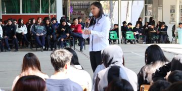 Senadora Celeste Ascencio dialoga con jóvenes del CONALEP 1 de Morelia sobre construcción de paz