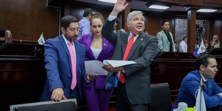 Aprueba Congreso eliminar plásticos de un solo uso en dependencias gubernamentales